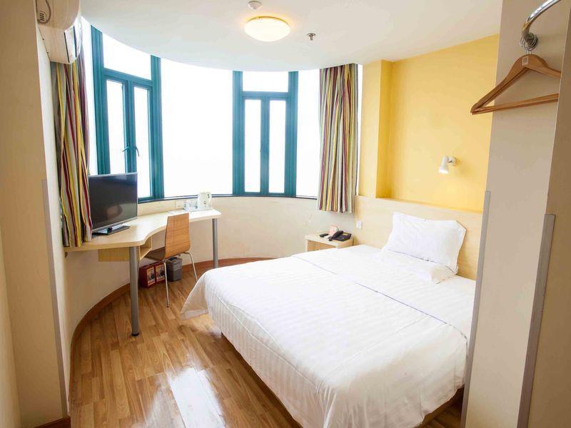 7Days Inn Qingdao Wusi Square Middle Xianggang Road Zewnętrze zdjęcie